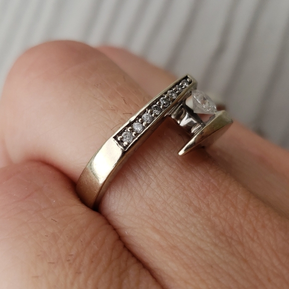 Effy White Gold Diamond tension ring - Picture 5 of 10